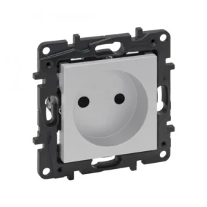 Розетка Legrand Розетка 2К Niloe Step 16А 250 В с з/ш винт. клеммы Алюминий 863319